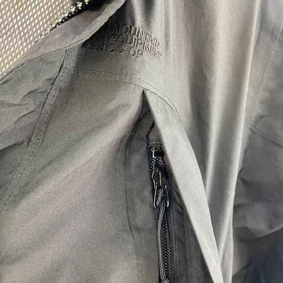 Mountain Equipment Co-Op Womens Petite Medium Gore-Tex Jacket Stowaway Hood - Picture 14 of 16